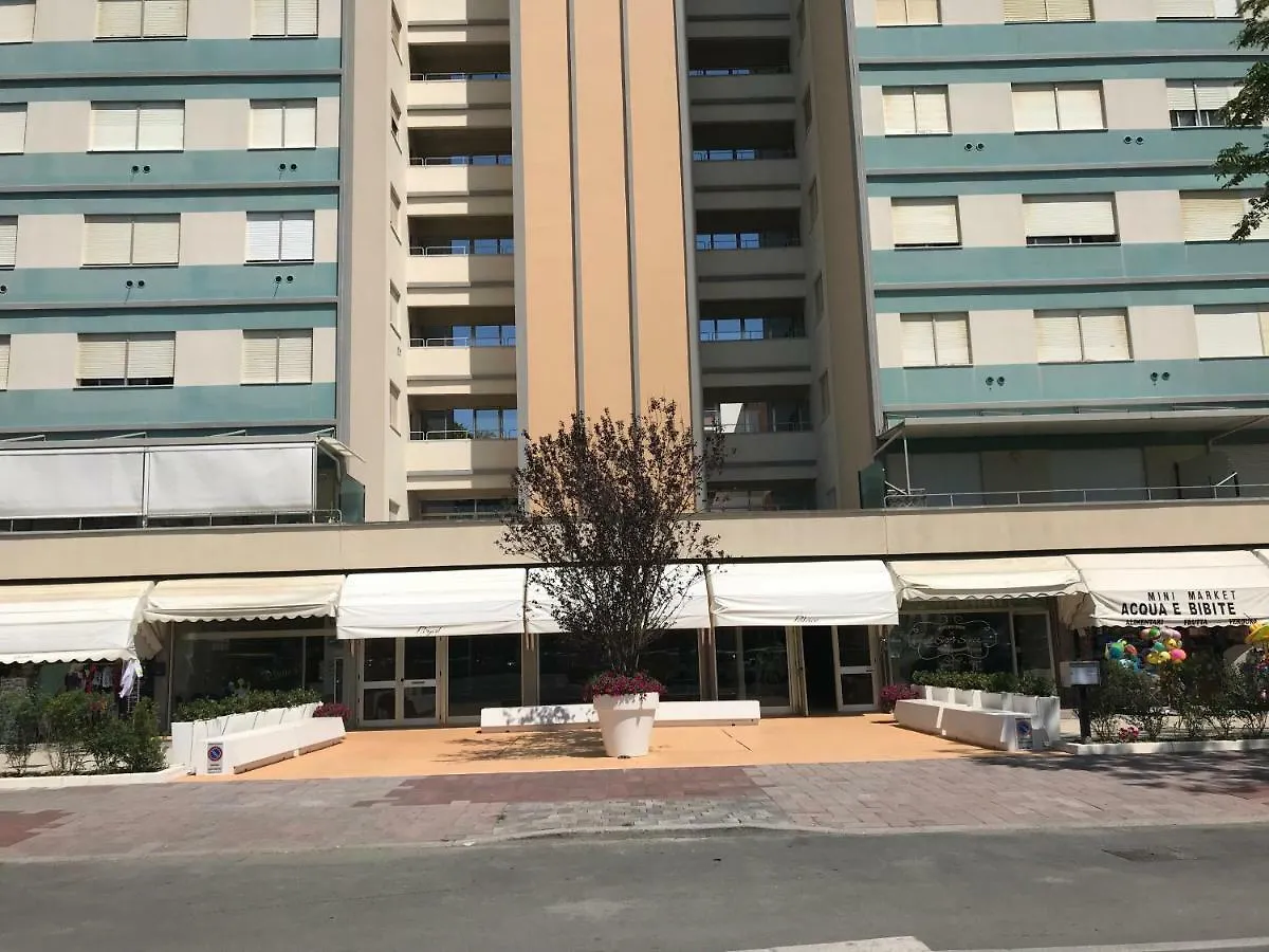 Apartment Grattacielo Royal Palace Milano Marittima