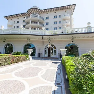Palace Hotel